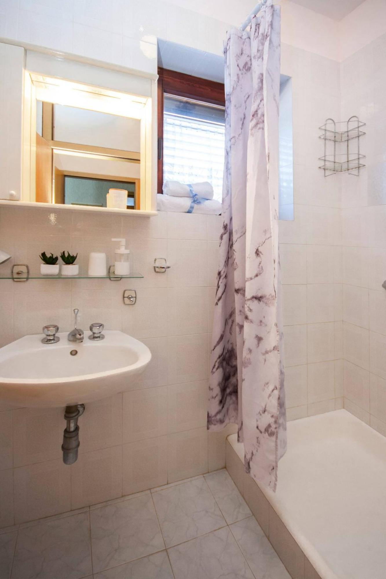 Family Apartments & Rooms Mikelin Primošten Екстериор снимка