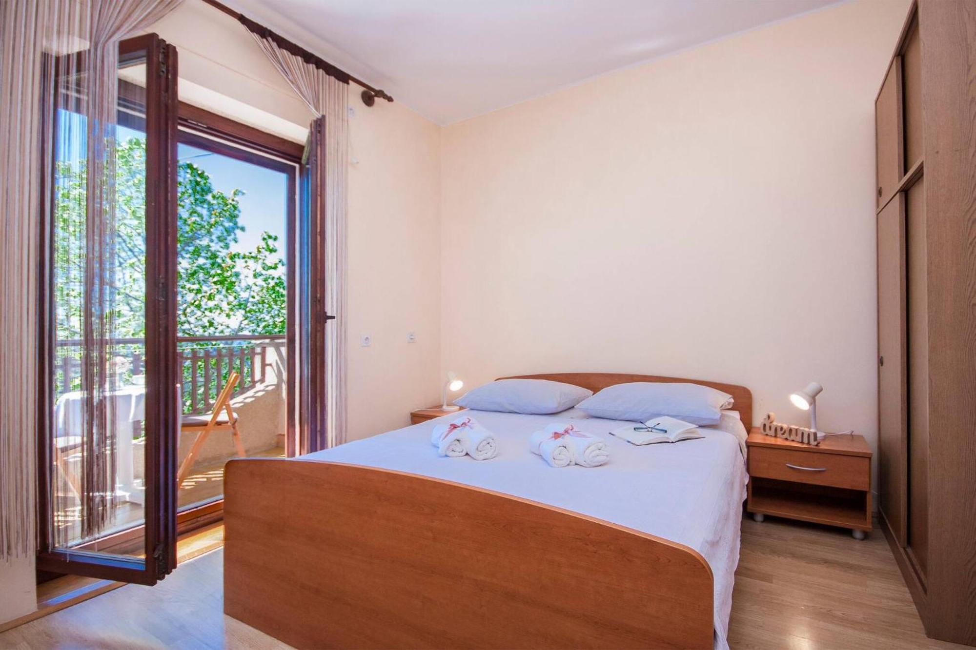 Family Apartments & Rooms Mikelin Primošten Екстериор снимка