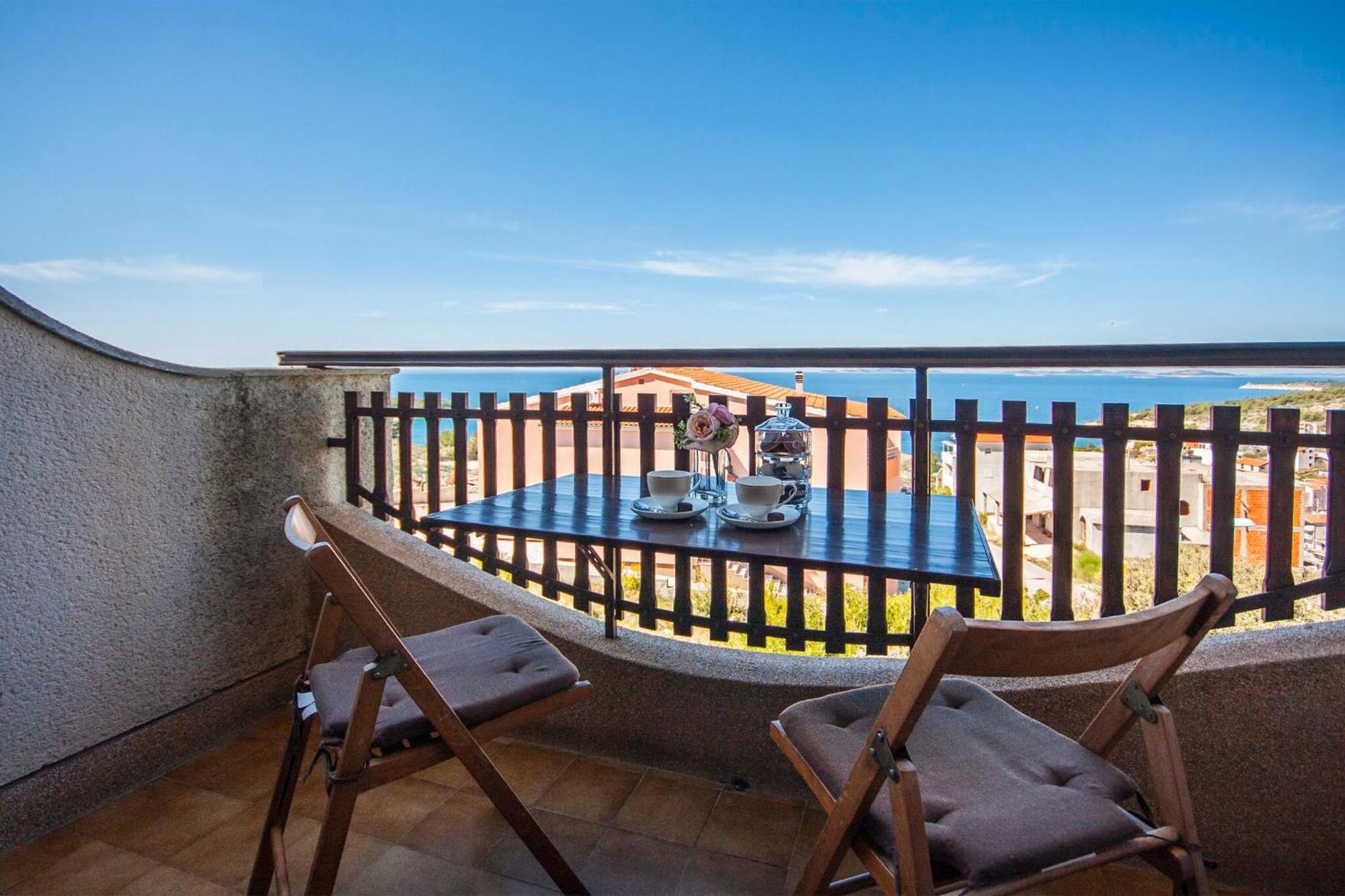 Family Apartments & Rooms Mikelin Primošten Екстериор снимка