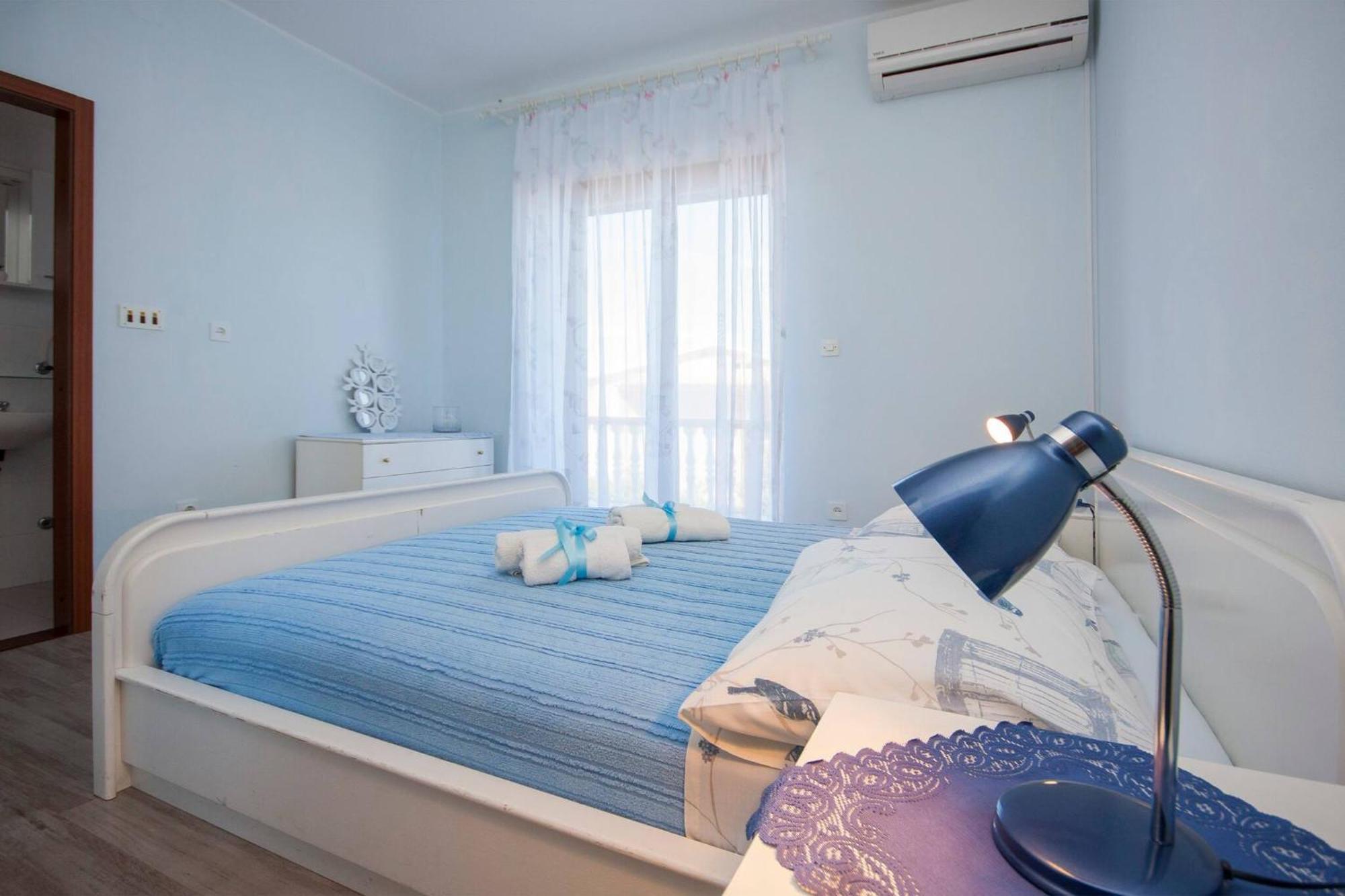 Family Apartments & Rooms Mikelin Primošten Екстериор снимка