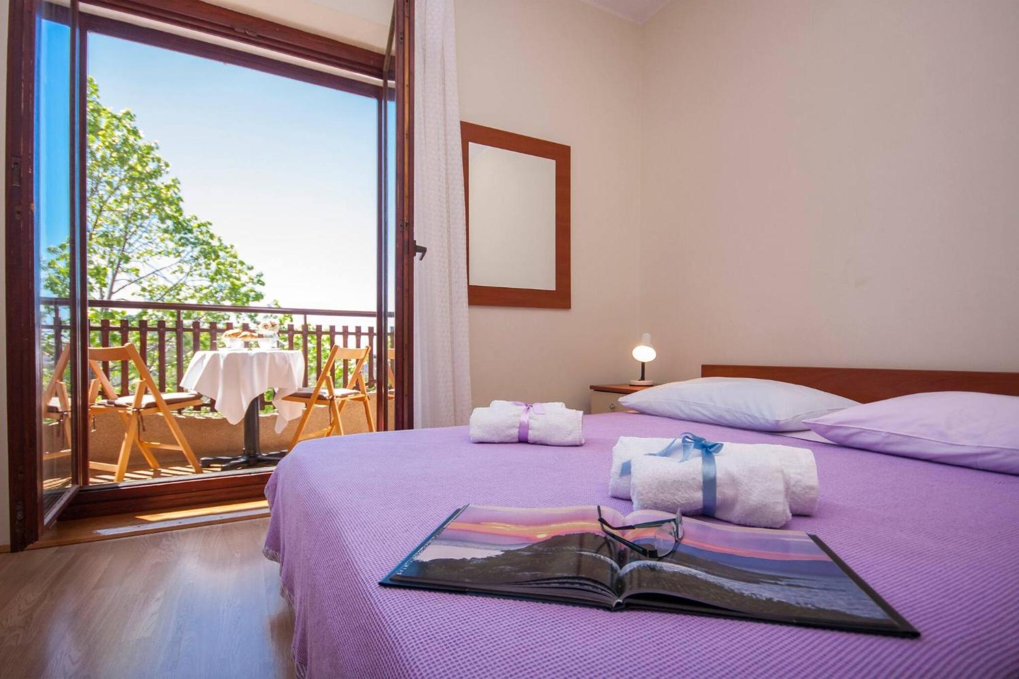 Family Apartments & Rooms Mikelin Primošten Екстериор снимка