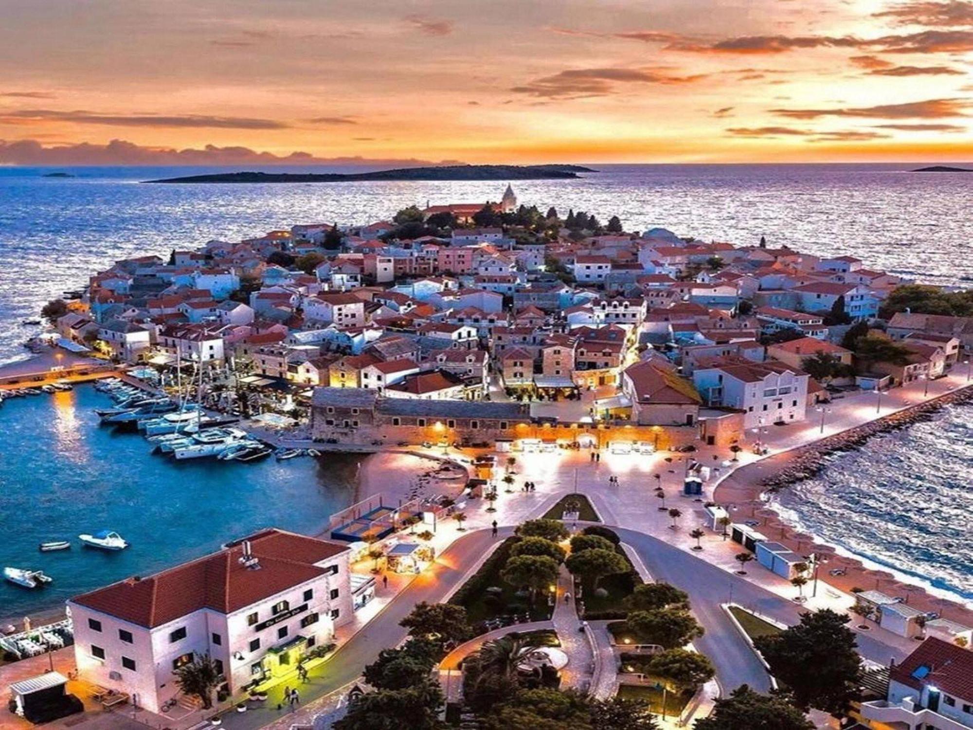 Family Apartments & Rooms Mikelin Primošten Екстериор снимка